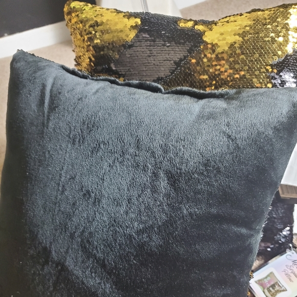 Throw pillows set black gold - Picture 3 of 5